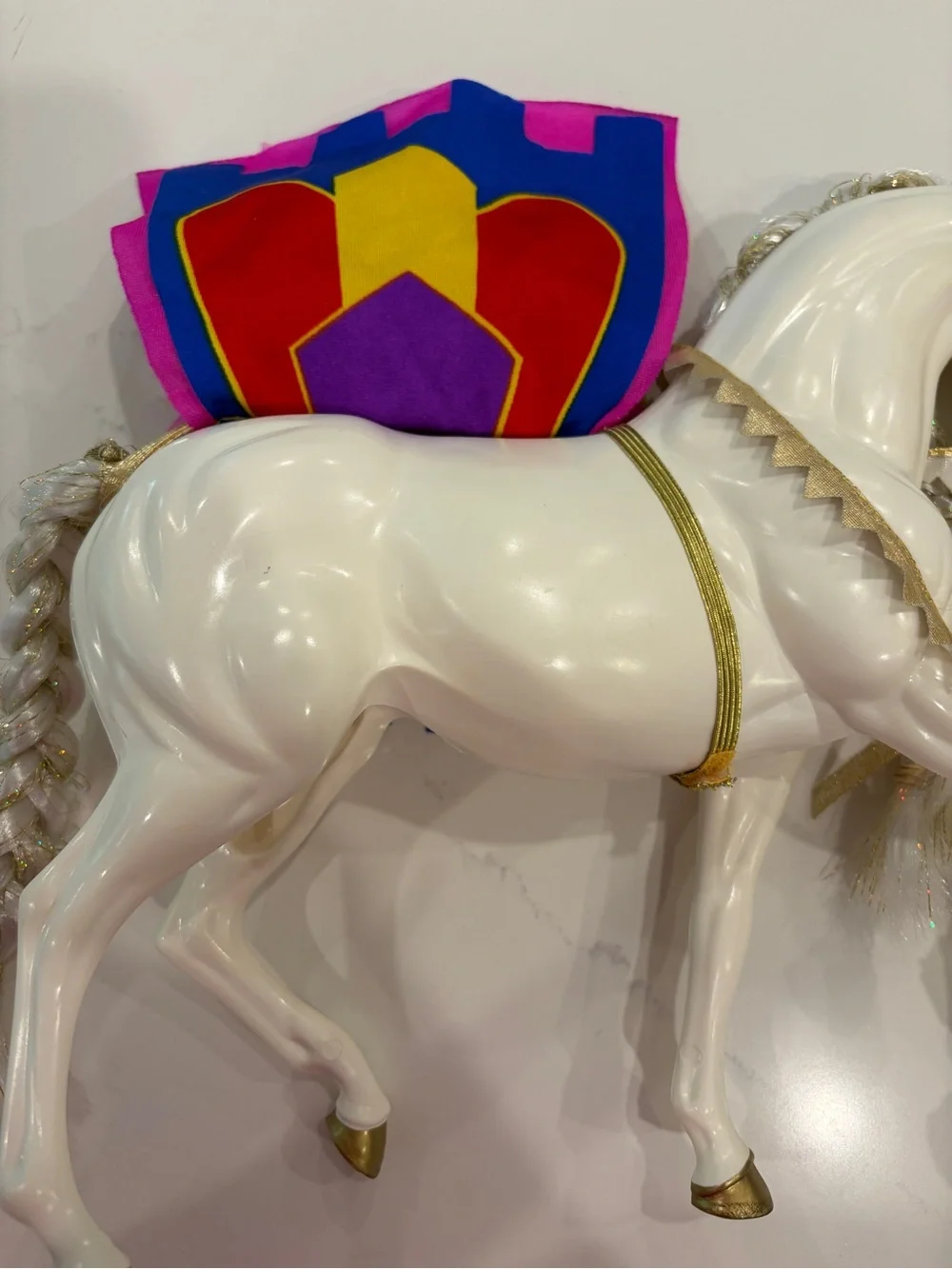 Mattel Barbie White Horse Hunchback of Notre Dame, reversible saddle